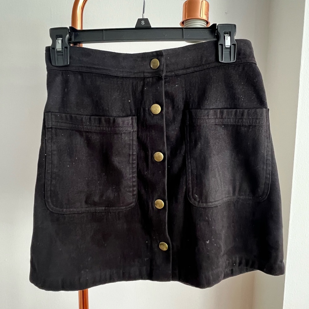 Black skirt